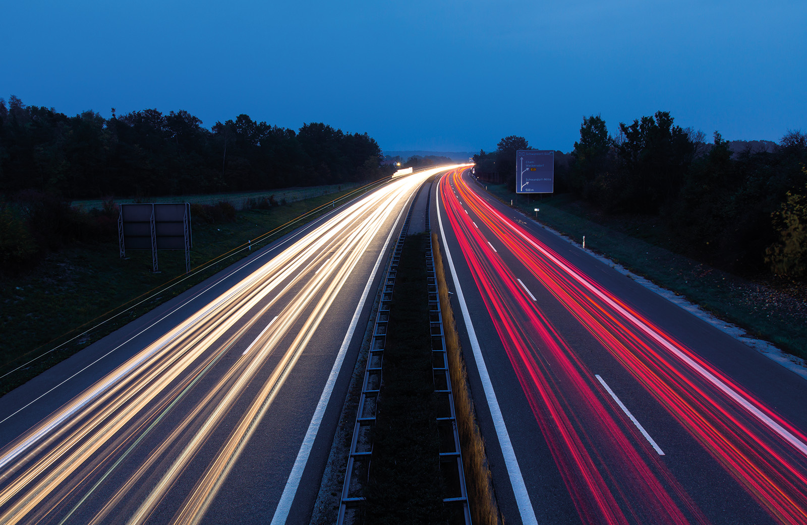 Autobahn bei Nacht, Foto: Christian Duschinger, © Stadt Schwandorf 